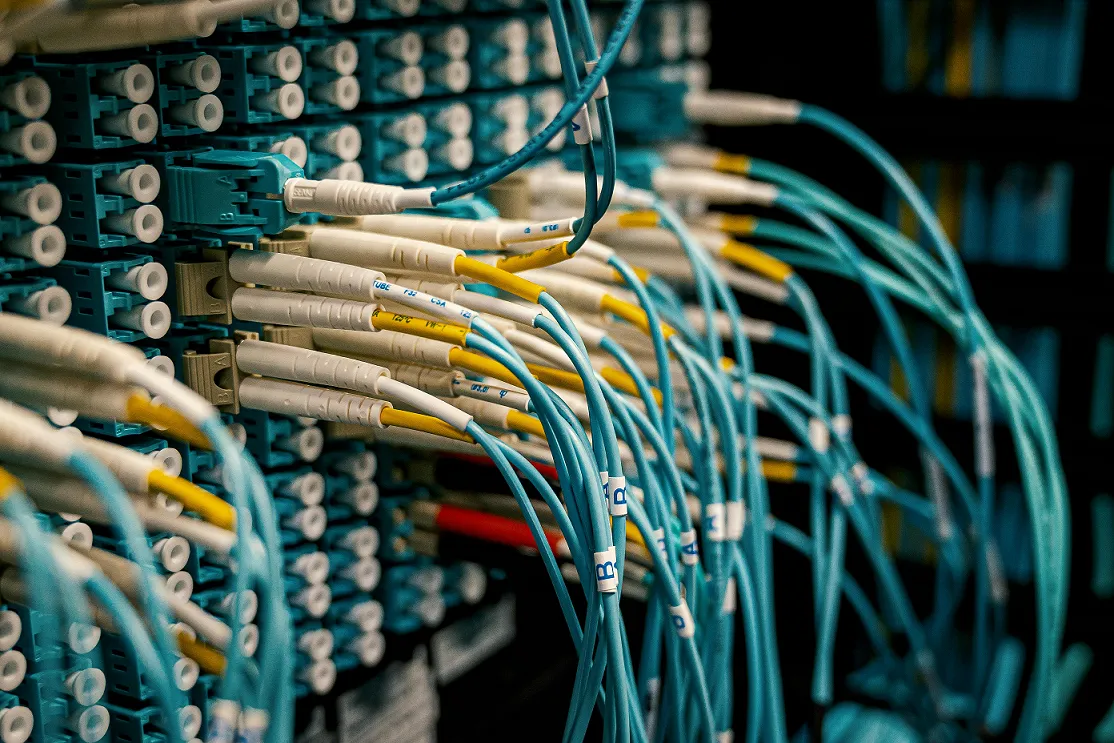 Wir verbinden Ihr Unternehmen mit stabilen Netzwerklösungen.